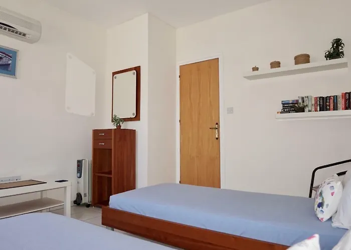 Vila Aurora Townhouse - Complimentary Airport Transport Paphos
