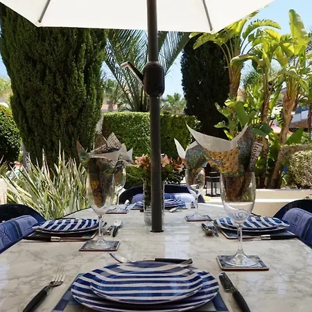 Aurora Townhouse - Complimentary Airport Transport Vila Paphos